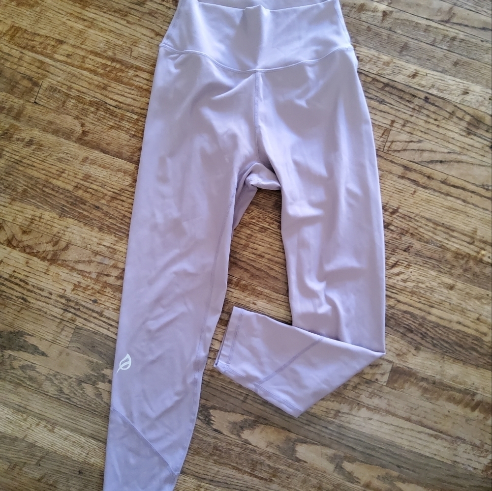 P`tula Crop Leggings